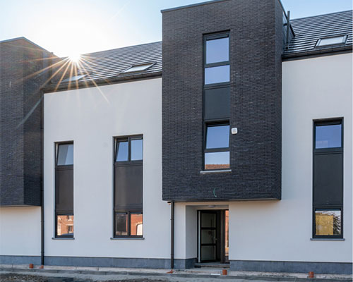 Réalisation façade en crépi maison moderne - Entretien, traitement, réparation par Quito